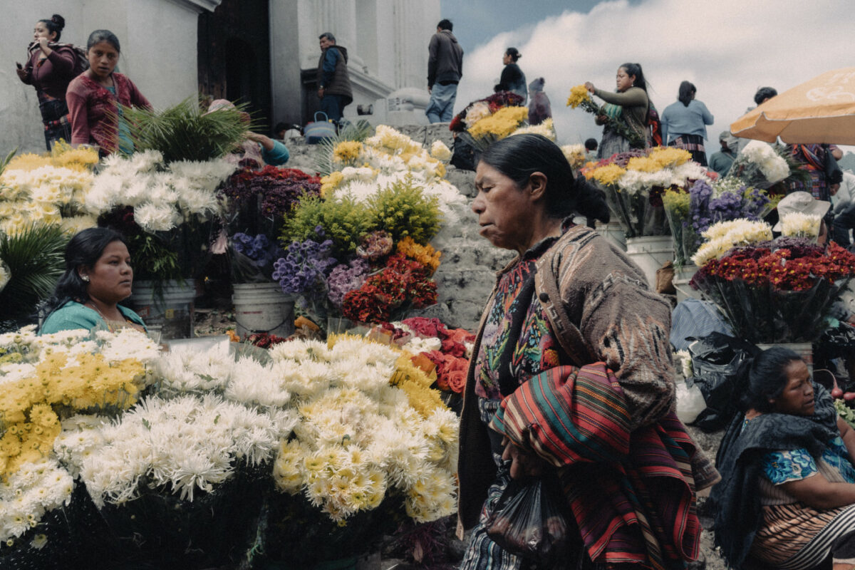 photo marché fleurs ethnique